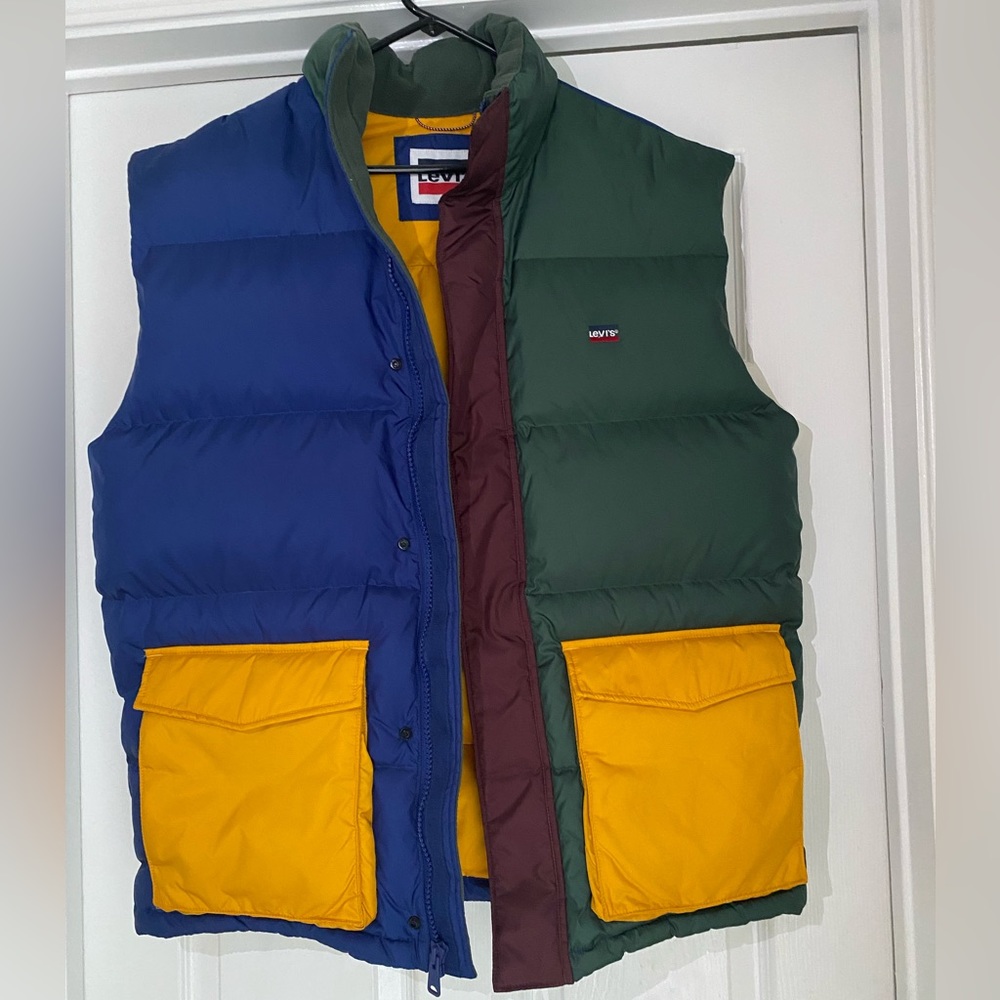 Levi’s Puffer Vest